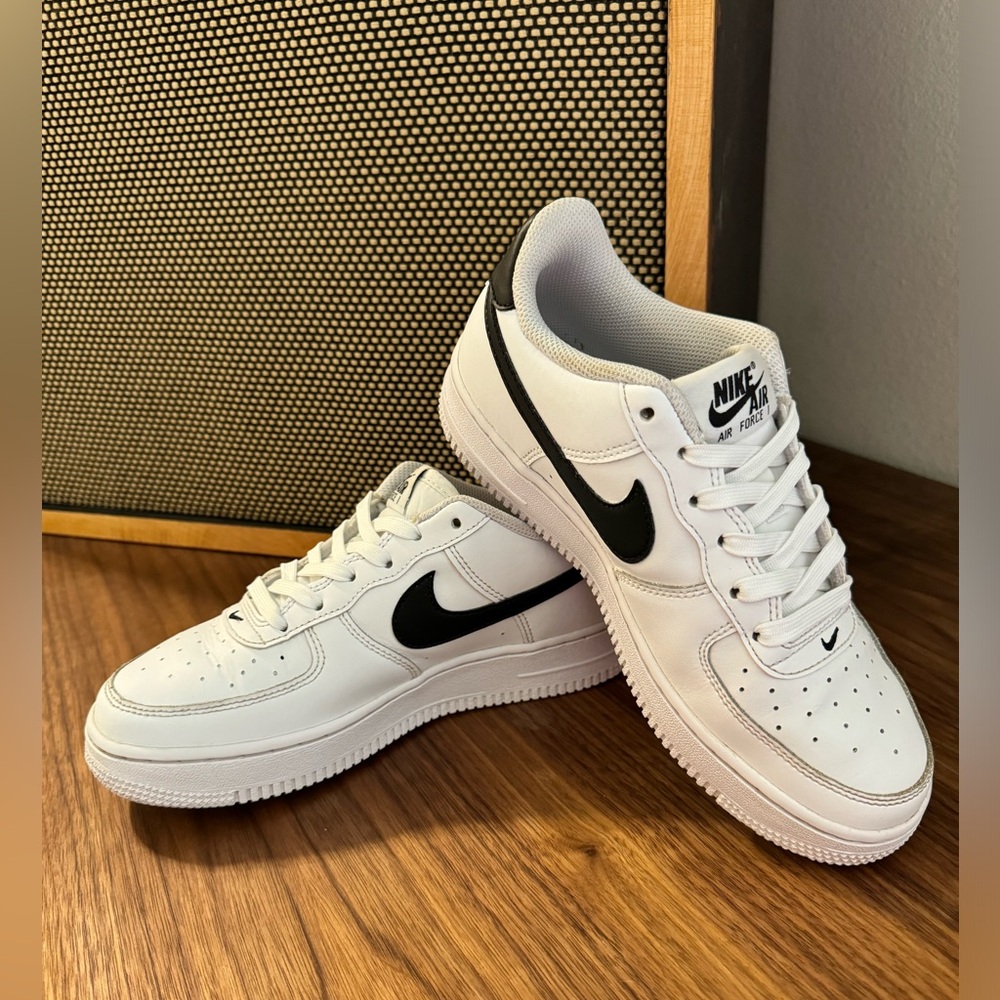 Nike Air Force 1
Big Kids' Shoes